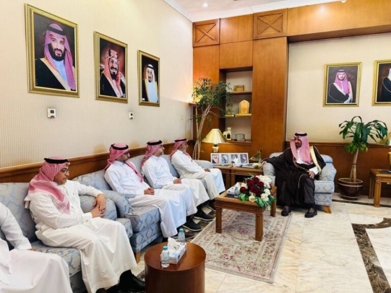 محافظ-القطيف-يلتقي-مجلس-إدارة-نادي-الخليج