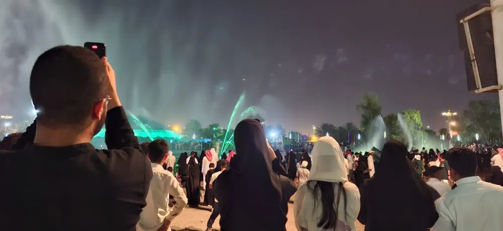 احتفالات-اليوم-الوطني-95.-الألعاب-النارية-تغطي-سماء-الأحساء