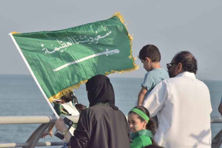 صور.-الخُبر-تتزين-بعروض-جوية-احتفالًا-باليوم-الوطني-95