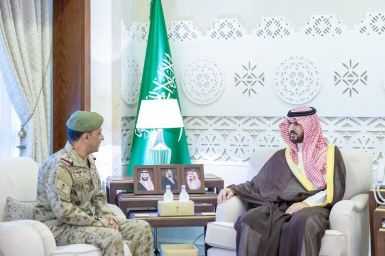 نائب-أمير-المنطقة-الشرقية-يستقبل-قائد-المنطقة-الشرقية-بمناسبة-تكليفه 