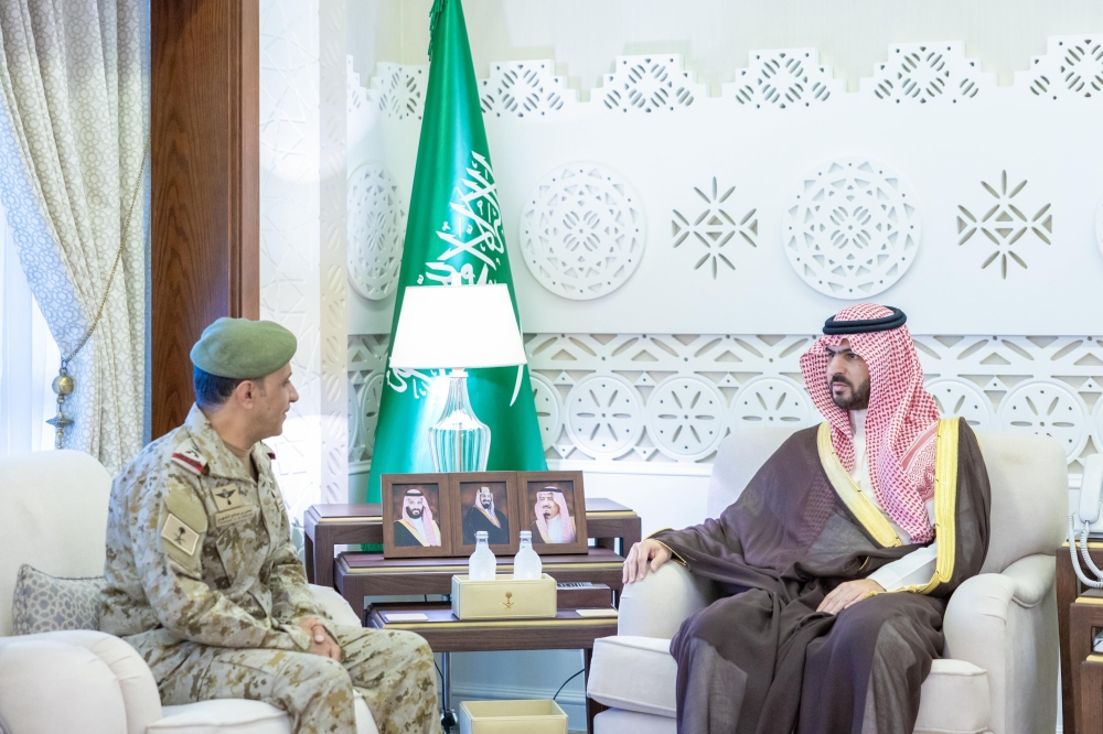نائب-أمير-المنطقة-الشرقية-يستقبل-قائد-المنطقة-الشرقية-بمناسبة-تكليفه 