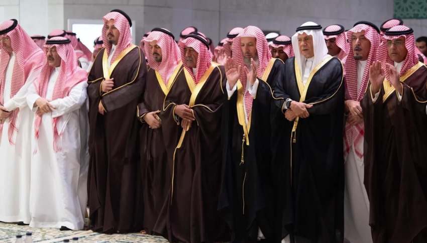 نائب-أمير-منطقة-مكة-يؤدي-صلاة-الميت-على-الأميرة-عبطا-بنت-عبدالعزيز