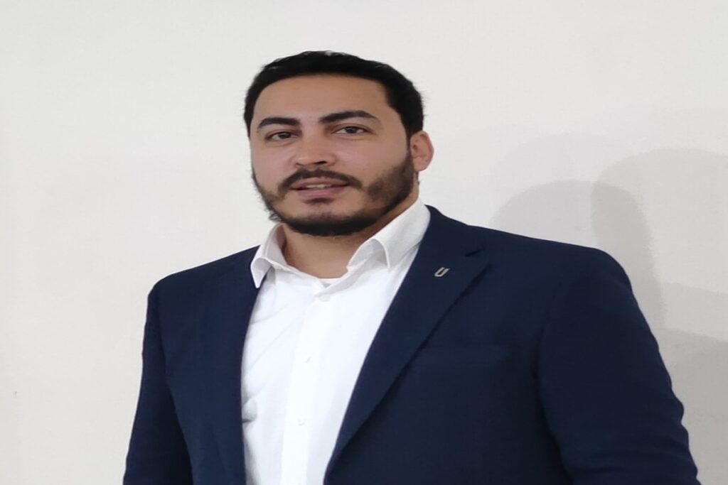 الصحفي محمد عبد الرازق.. مسيرة مهنية تجمع بين الخبرة والاحترافية في الصحافة الرقمية