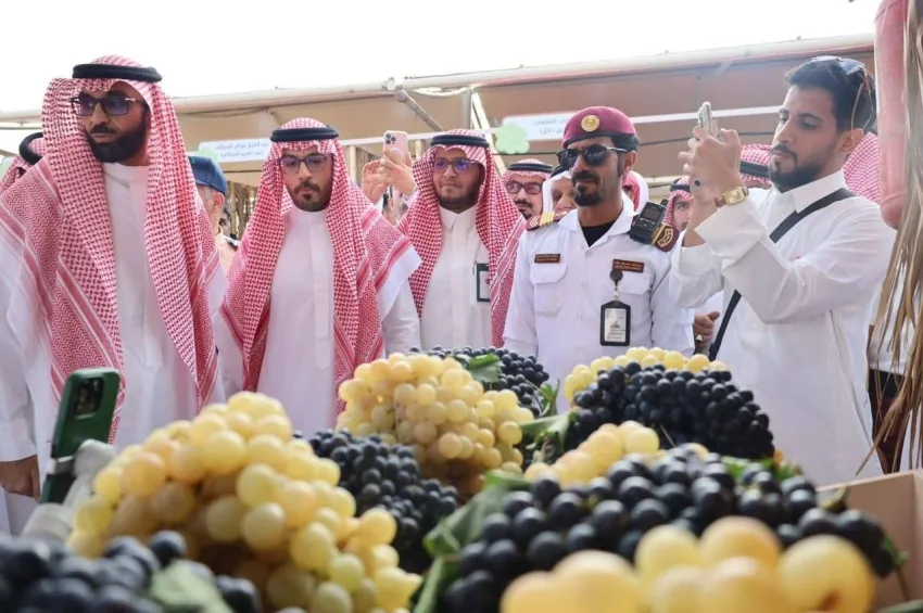مهرجان-العنب-والرمان-بالطائف-حضور-لافت-وأسعار-قياسية