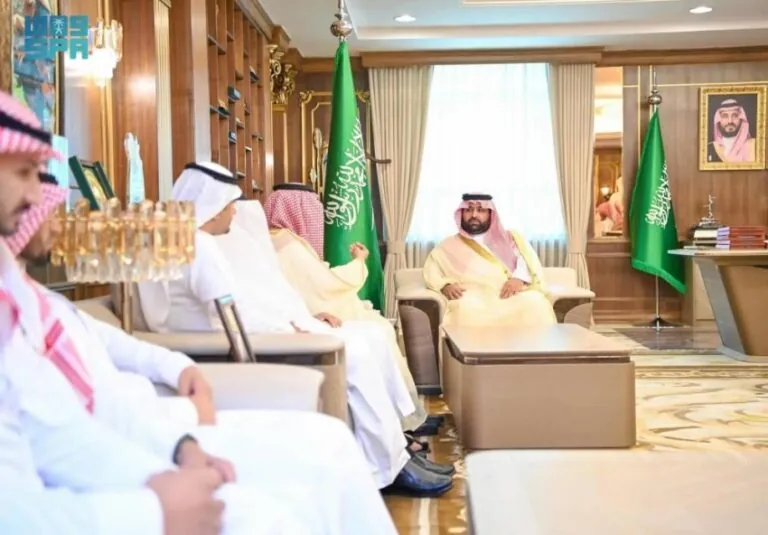 أمير-جازان-يشيد-بما-حققه-معلمو-ومعلمات-المنطقة-من-إنجازات