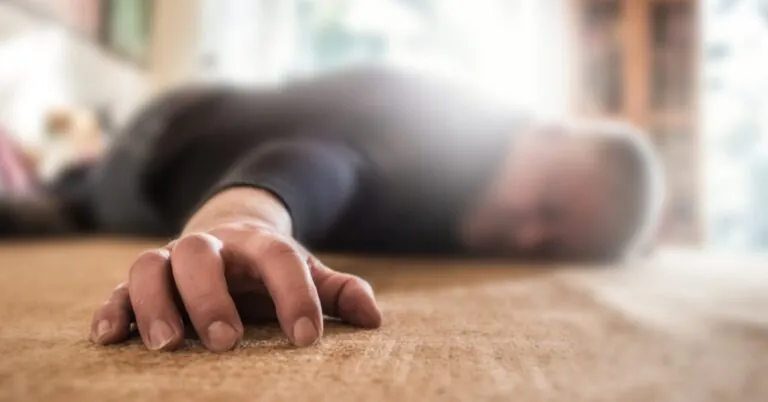 5-إجراءات-تنقذك.-كيفية-الإسعاف-الصحيح-لفاقد-الوعي؟