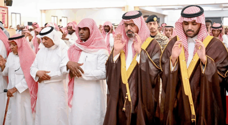 نائب-أمير-جازان-يعزي-أسرة-المجرشي-في-وفاة-والدهم