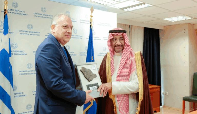 وزير-الصناعة-يبحث-في-اليونان-مع-وزيري-البيئة-والتنمية-سبل-تطوير-التعاون-المشترك