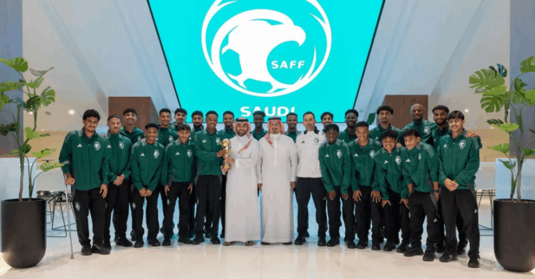 وزير-الرياضة-يستقبل-لاعبي-المنتخب-السعودي-أبطال-كأس-الخليج-العربي-لكرة-القدم