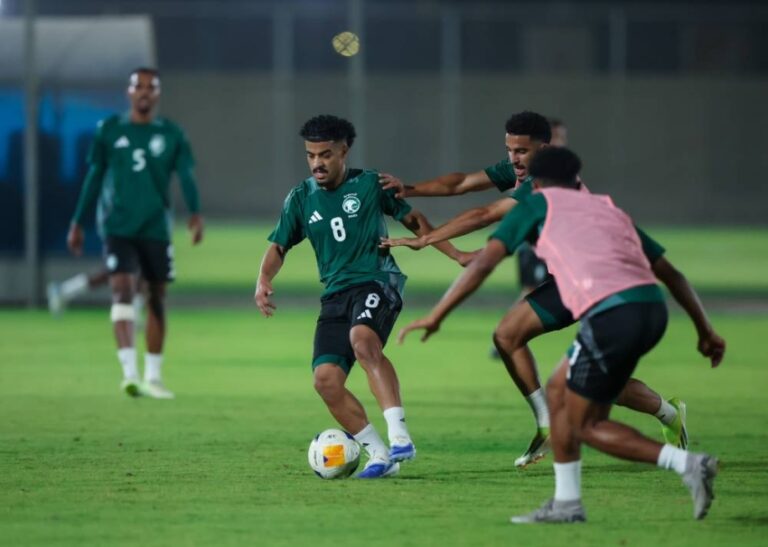 استدعاء-عادل-دهل-للالتحاق-بمعسكر-الأخضر-تحت-23