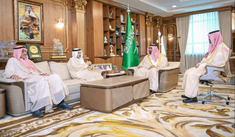 أمير-جازان-ووزير-الصحة-يستعرضان-المشروعات-الصحية-المنفذة-والجاري-تنفيذها-بالمنطقة