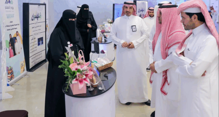 تعليم-الرياض-يختتم-فعاليات-الاحتفاء-بيوم-المعلم-بمعرض-لمنجزاتهم