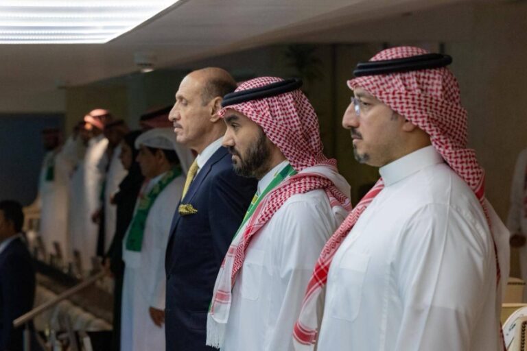 الفيصل-يهنئ-القيادة-بإنجاز-الأخضر