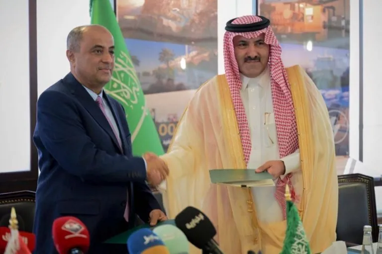 توقيع-اتفاقيتين-تنمويتين-ومذكرة-تعاون-بين-البرنامج-السعودي-والحكومة-اليمنية