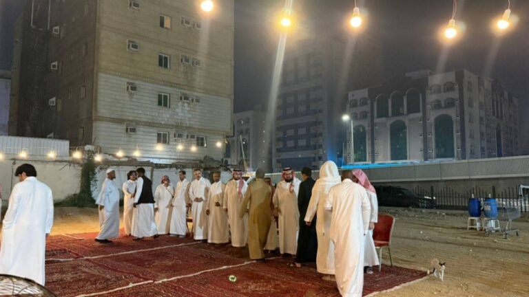 آل-الخولاني-بجدة-يتلقون-التعازي-في-فقيدهم-عيضة