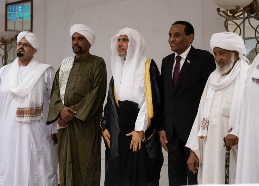 العيسى-يبحث-تعزيز-اللُّحمة-الوطنية-مع-علماء-السودان