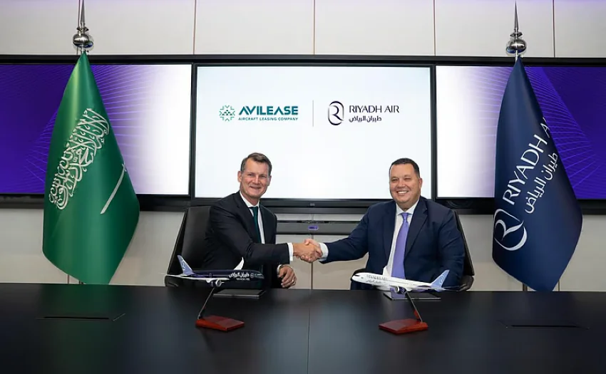 أفيليس-توقع-اتفاقية-مع-طيران-الرياض-لتأجير-طائرة-بوينج-787-9-دريملاينر