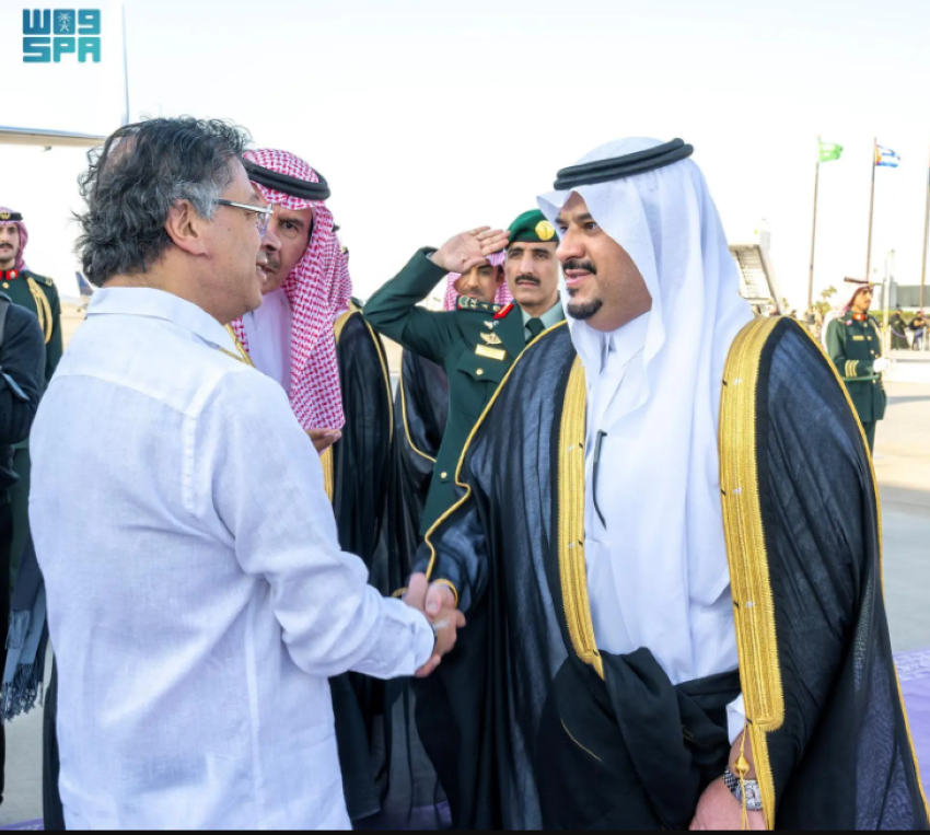 رئيس-كولومبيا-يصل-إلى-الرياض-للمشاركة-في-منتدى-مبادرة-مستقبل-الاستثمار