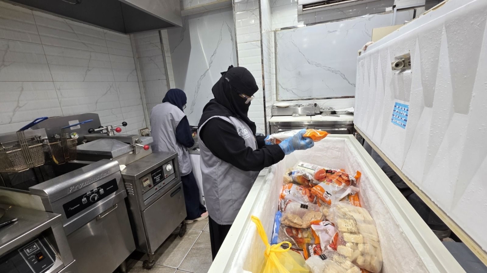 النعيرية.-حملات-رقابية-مشددة-لتعزيز-السلامة-الغذائية-بالأسواق