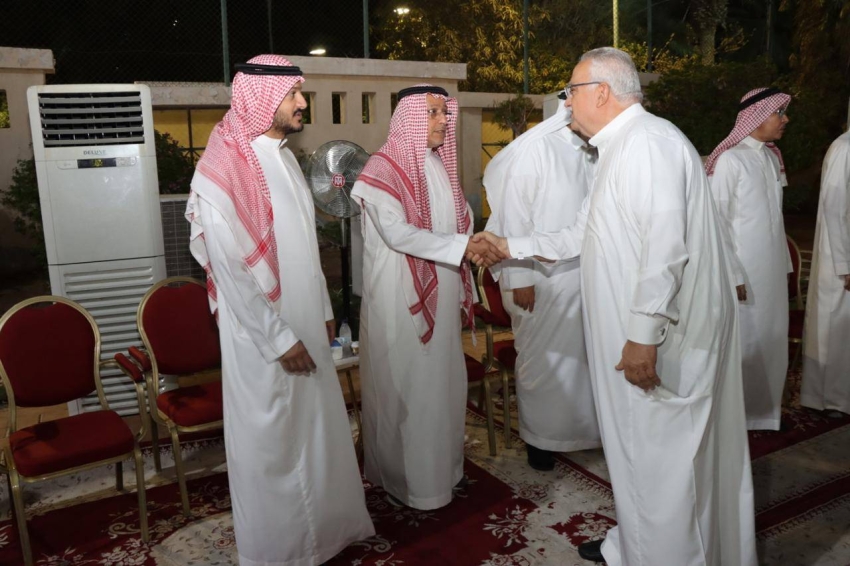 آل-باعشن-يستقبلون-المعزين-في-وفاة-فقيدتهم