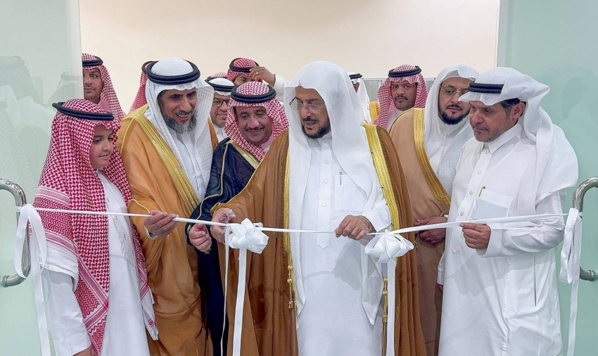 وزير-الشؤون-الإسلامية-يُدشّن-معرض-“الأمن-الفكري-وعي-ومسؤولية”-بمحافظة-القرى