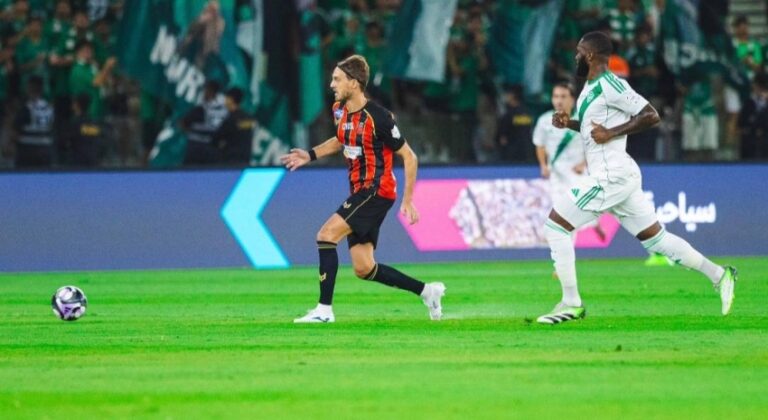 سيناريو-درامي.-الدقائق-الأخيرة-تفرض-تعادلًا-مثيرًا-بين-الأهلي-والرياض