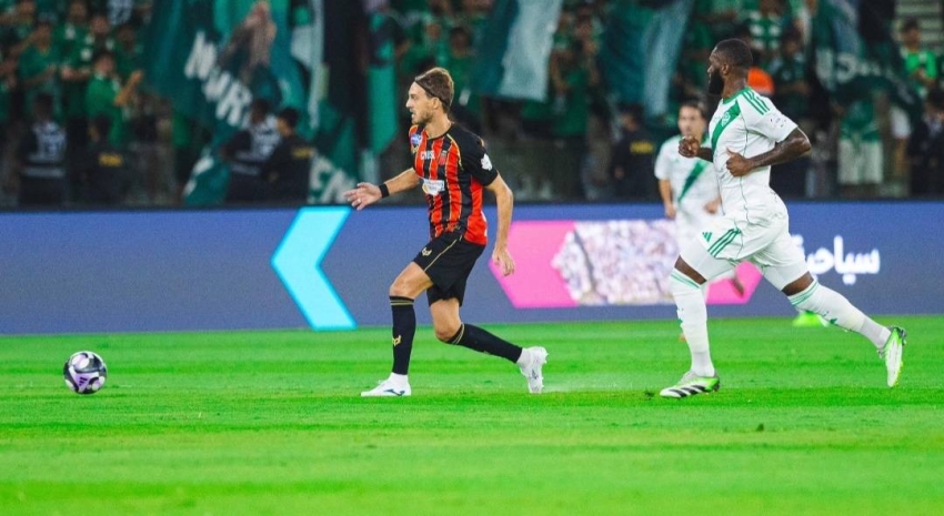 سيناريو-درامي.-الدقائق-الأخيرة-تفرض-تعادلًا-مثيرًا-بين-الأهلي-والرياض