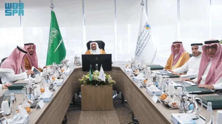 السليمان-يرأس-اجتماع-مجلس-أمناء-مركز-الأمير-سلطان-للدراسات-والبحوث-الدفاعية