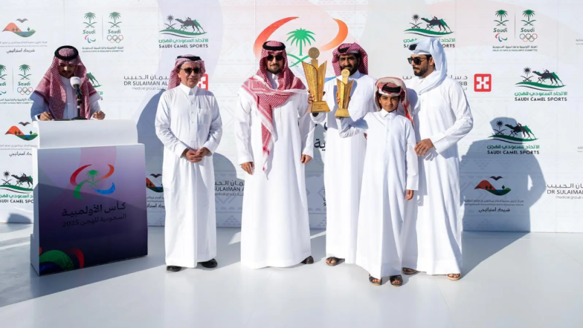 الأمير-عبدالله-بن-فهد-يكرّم-أبطال-الأولمبية-السعودية-للهجن