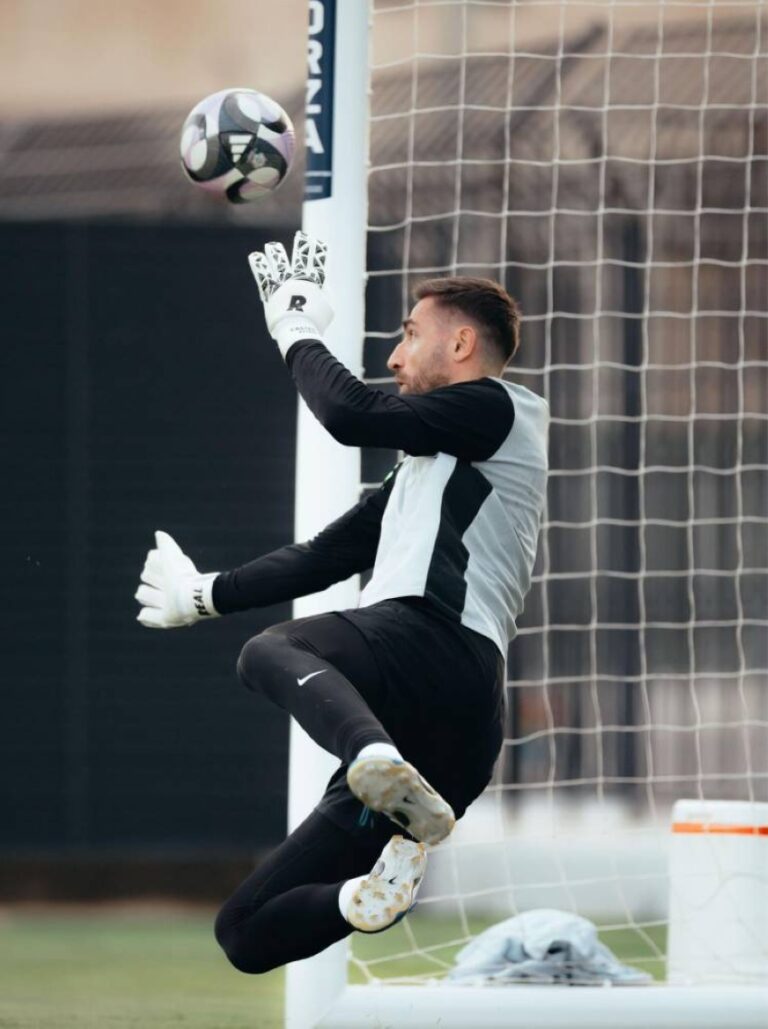 نادي-القادسية-يختتم-استعداداته-لمواجهة-الخلود-في-دوري-روشن