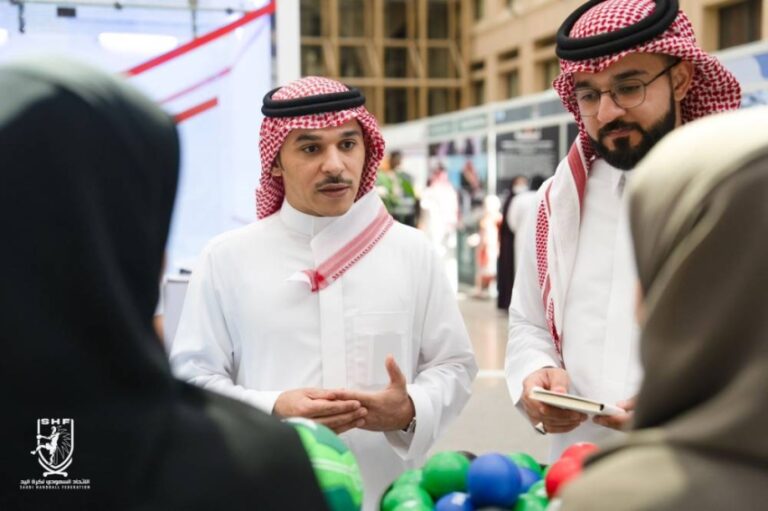 رئيس-اتحاد-كرة-اليد-يزور-المؤتمر-الدولي-السادس-لعلوم-الرياضة