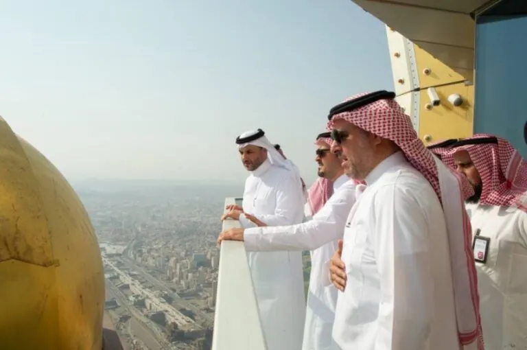 نائب-أمير-مكة-يقف-ميدانيًا-على-عدد-من-المشاريع-التنموية-التطويرية-بالعاصمة-المقدسة
