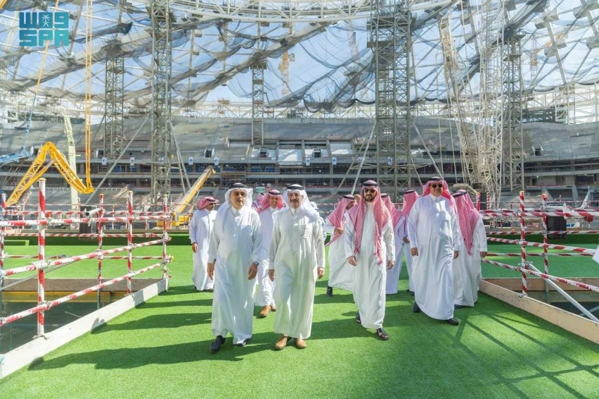 أمير-الشرقية-يزور-ملعب-أرامكو-ويطّلع-على-سير-العمل-في-المشروع