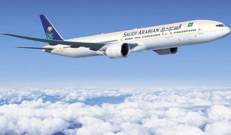 عاجل-|-انطلاق-أول-رحلة-مباشرة-من-مطار-الملك-فهد-الدولي-إلى-مطار-هيثرو