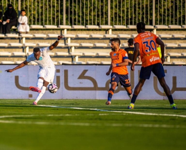 بثنائية.-الفيحاء-يعبر-نفق-الأخدود