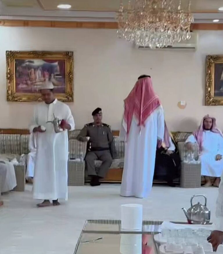 محافظ-الخرمة-والمسؤولين-يعزون-في-وفاة-صلال-آل-جميع