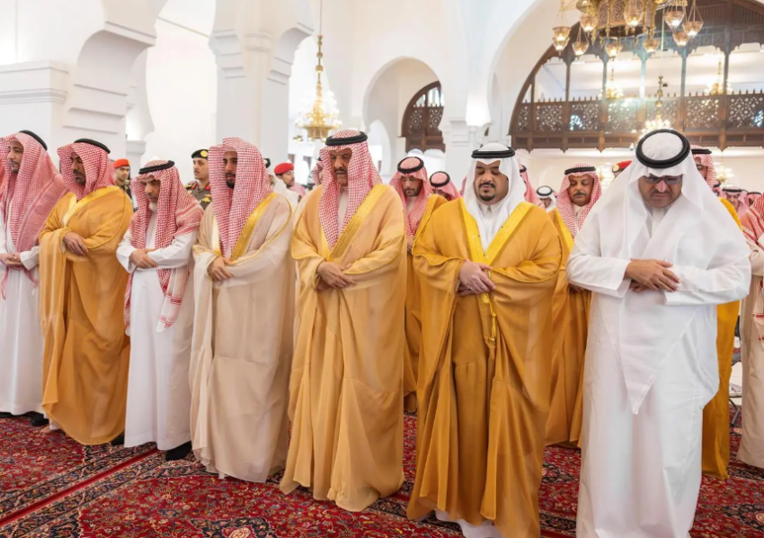 نائب-أمير-الرياض-يؤدي-صلاة-الميت-على-ناصر-بن-جريد