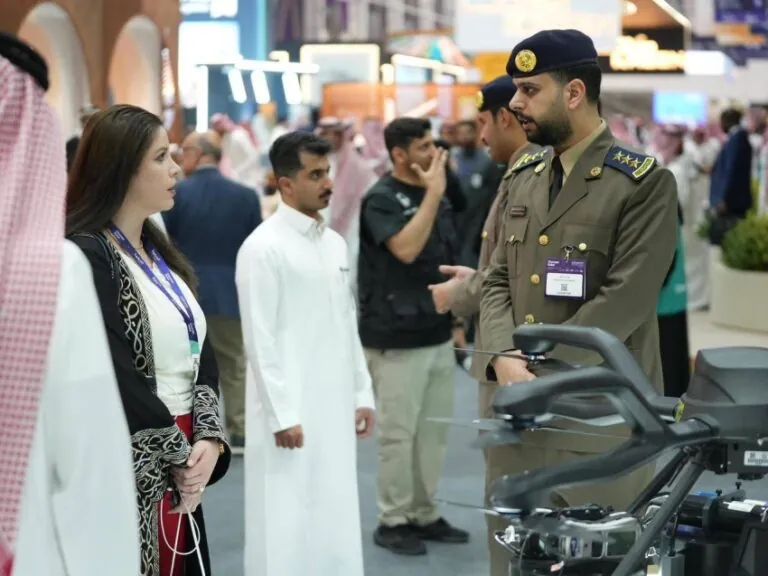 الدفاع-المدني-يشارك-ضمن-جناح-وزارة-الداخلية-في-معرض-سيتي-سكيب-العالمي