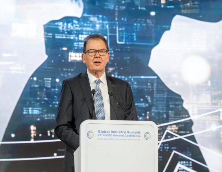 مولير:-المملكة-دولة-ريادية-في-مجال-التنمية-الاقتصادية-ونموذج-لتحقيق-صناعة-مستدامة