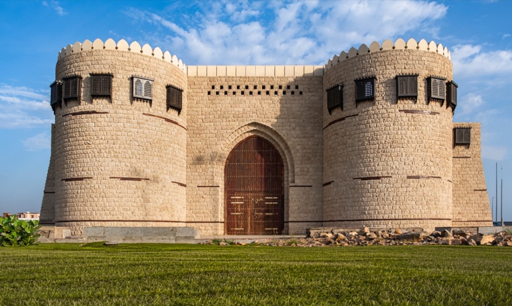 في-أحضان-جدة-التاريخية-تمتزج-الأجيال-الجديدة-بروائع-زمن-الطيبين