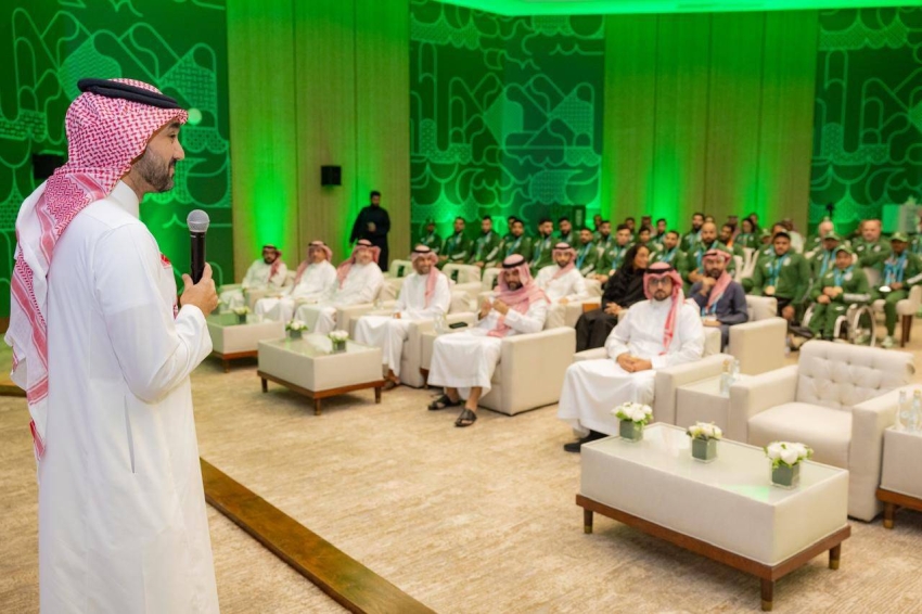 الفيصل-يلتقي-أبطال-فريق-السعودية-في-الدورتين-الاسيوية-والاسلامية