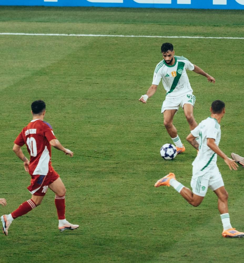 الشارقة-يلدغ-الأهلي-بهدف-“البديل”