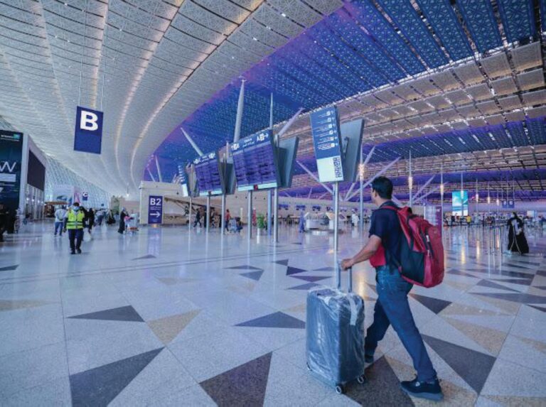 في-الإجازة.-كيف-تتغلب-بالسفر-على-“اضطراب-الرحلات-الجوية”؟