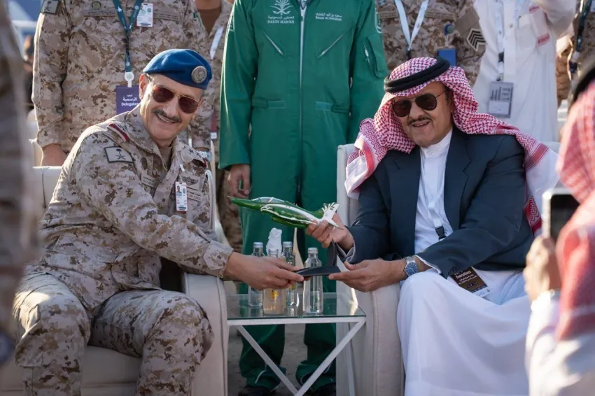 بعروض-جوية-مذهلة.-انطلاق-معرض-الطيران-العام-2025-ساند-آند-فن