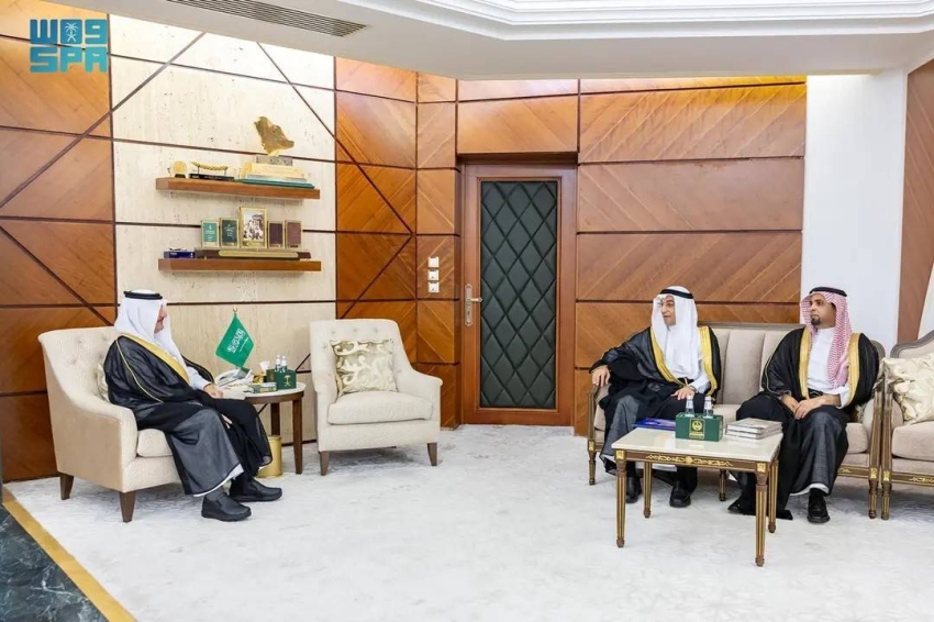 أمير-الشرقية-يستقبل-رئيس-الاتحاد-العربي-لكرة-اليد