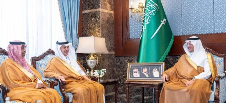 محافظ-الأحساء-يستقبل-مدير-التعليم-بالمحافظة