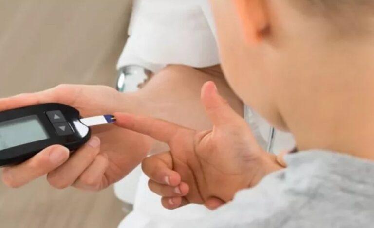 4-خطوات.-“الصحة”-تؤكد-أهمية-الدعم-النفسي-والعاطفي-لمرضى-السكري