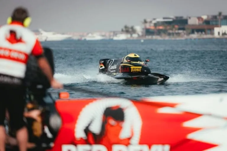 انطلاق-التجارب-الحرة-استعدادًا-لبدء-منافسات-بطولة-العالم-للزوارق-السريعة-الفورمولا1-(f1h2o)-بجدة 