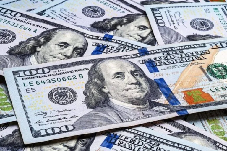 الدولار-يتجه-لتكبّد-أكبر-خسارة-أسبوعية