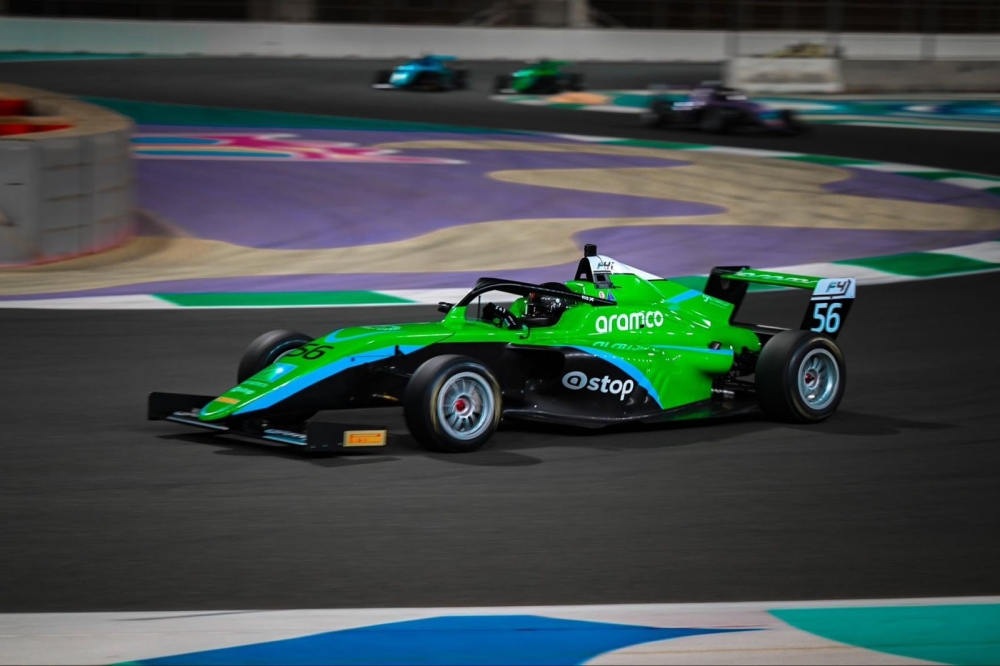 فعاليات-عالمية-في-البر-والبحر.-خريف-جدة-“يُنعش”-السياحة-في-تضاريسها